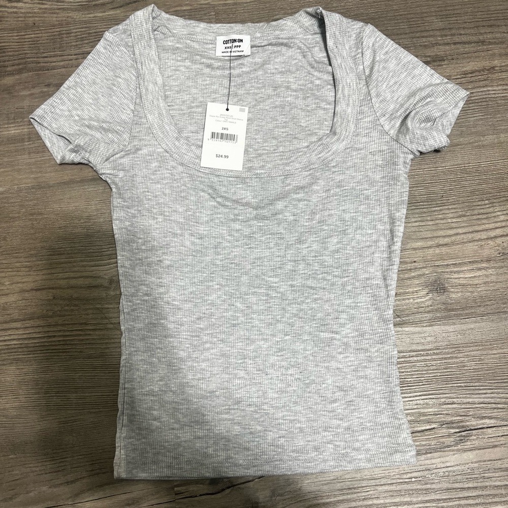 COTTON ON grey t-shirt